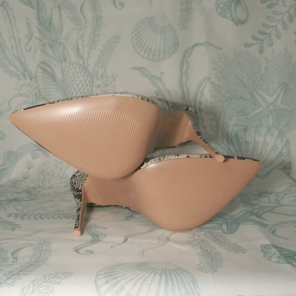 🕷️PrettyLitteThing🕷️ - Picture 4 of 8